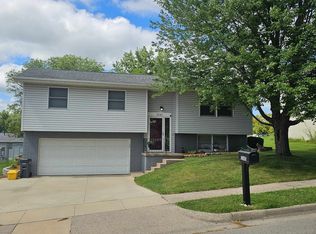 2045 Lagen St, Dubuque, IA 52002