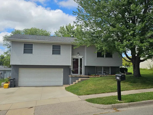 2045 Lagen St, Dubuque, IA 52002