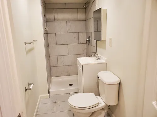 208 Luddington St #1A Photo 1