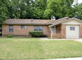 8409 Monmouth Dr, Fort Worth, TX 76116