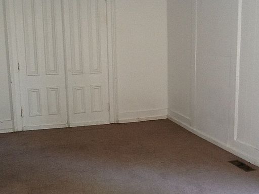 3rd image of 306 E Lincoln Ave APT A