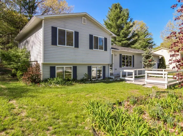 9365 1st St, Interlochen, MI 49643