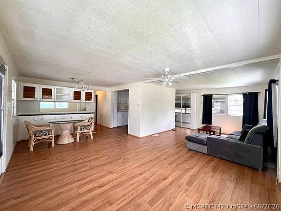 3rd image of 6250 Ficus Ln