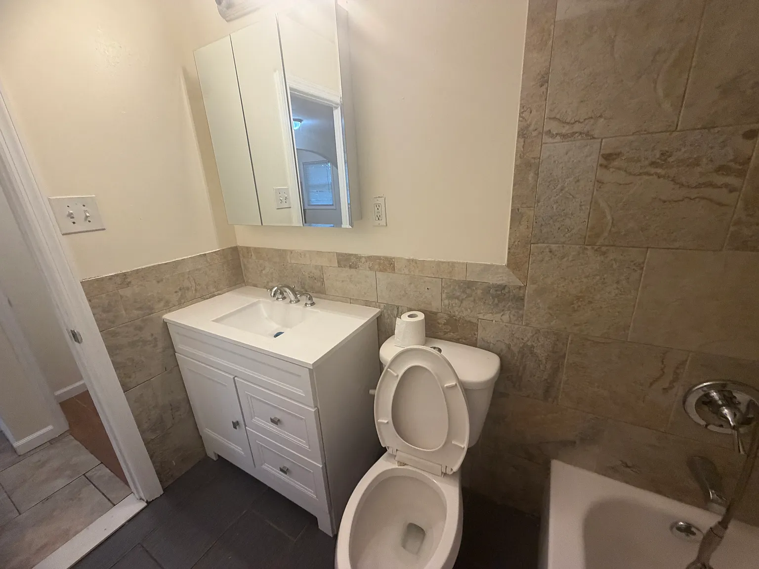 4 bed, 1250 sqft, $3,995 — Photo 4