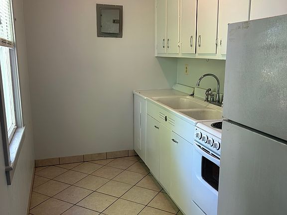 2nd image of 522A E 54th St #A