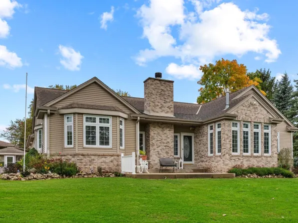 6729 Hickory ROAD, West Bend, WI 53090