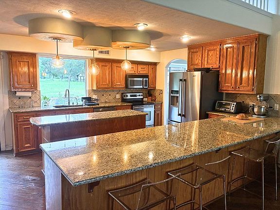 4th image of 137 Wamel Way