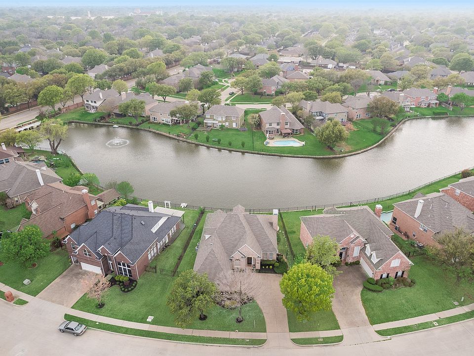 1st image of 319 Cove Dr