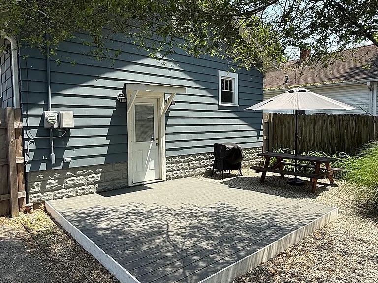 6136 Crittenden Ave — Photo 11