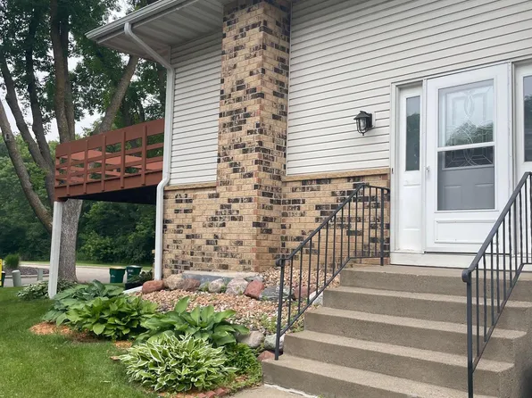 12232 Oak Leaf Cir, Burnsville, MN 55337