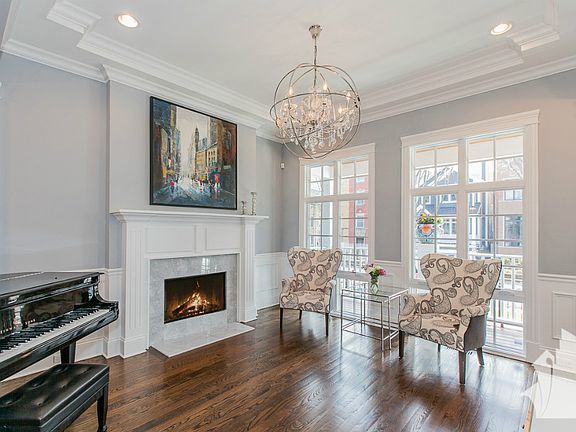 2nd image of 3339 N Claremont Ave #Sfh