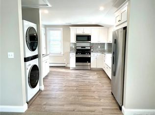 31 Ledge Ave #2, New Canaan, CT 06840