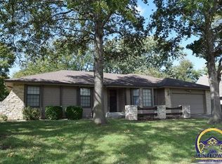 2725 SW Osborn Rd, Topeka, KS 66614