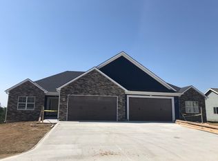 11662 Ridgeway Ct, Saint Joseph, MO 64505