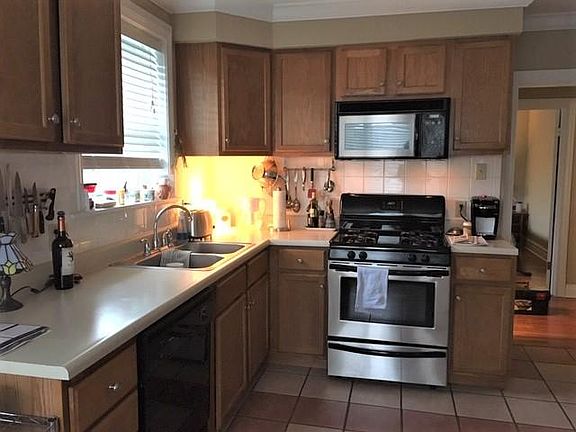 Nice appliances -
New gas stove