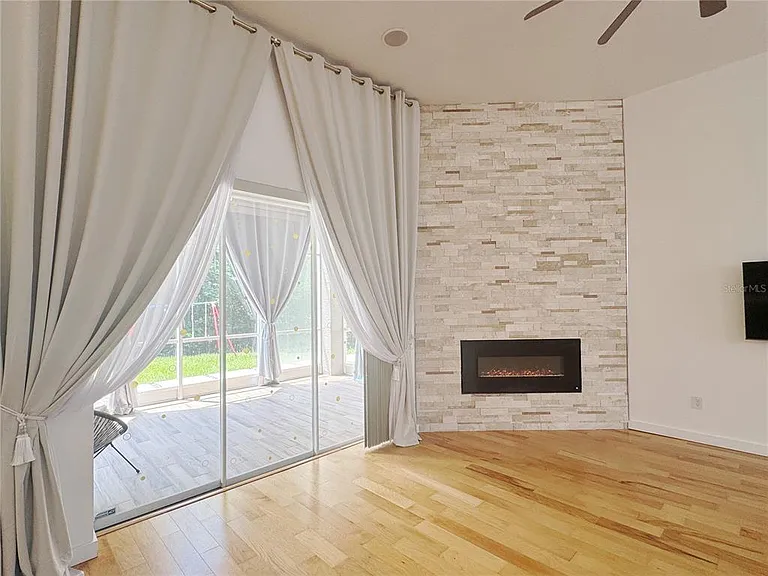 824 Palm Cove Dr — Photo 5