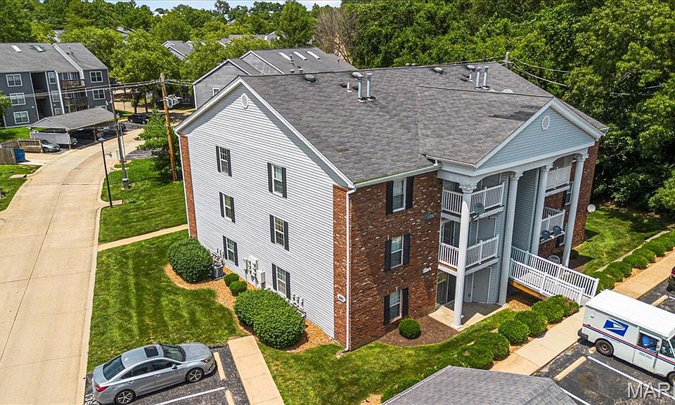 1960 Marine Terrace Dr APT E, Saint Louis, MO 63146 | Zillow
