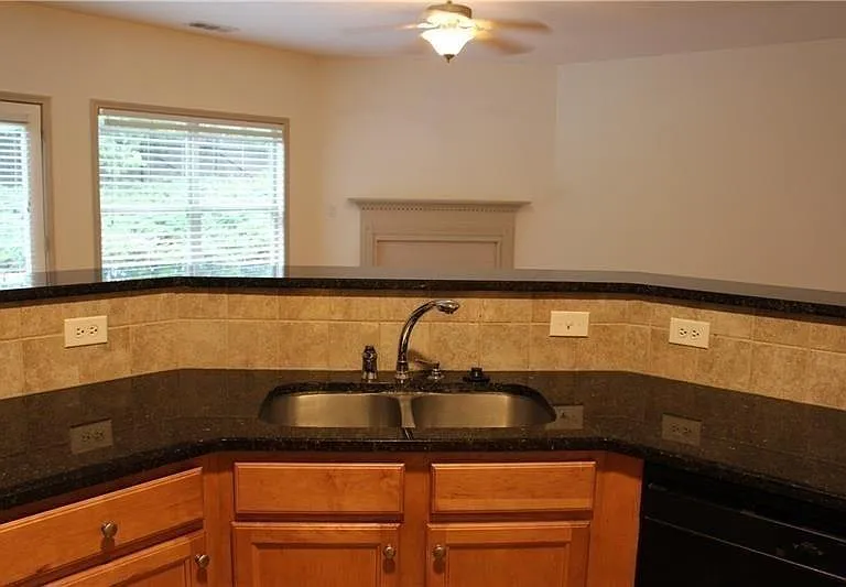6065 Apple Rose Dr — Photo 9