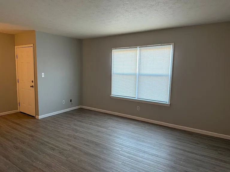 River Glow Apartments — Photo 9
