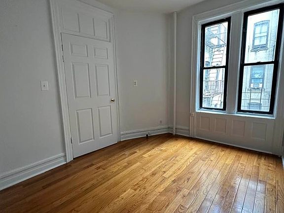 5th image of 2224 Amsterdam Ave APT 43A