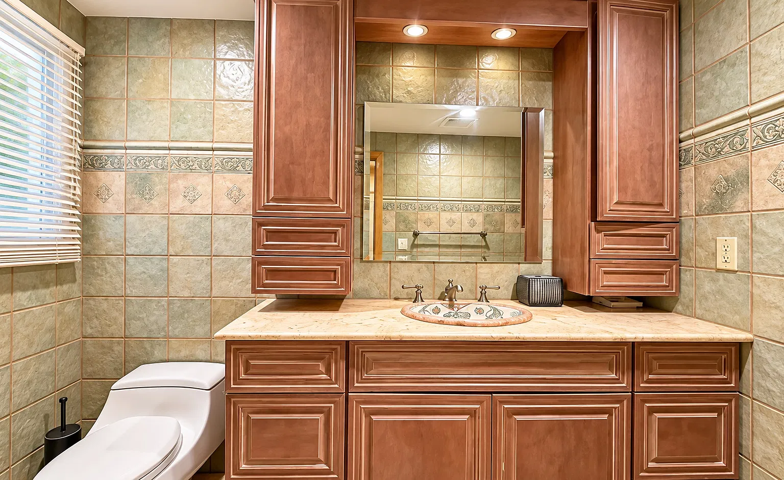 3 bed, 2280 sqft, $5,000 — Photo 4