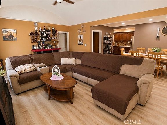 5th image of 885 W Valley Blvd