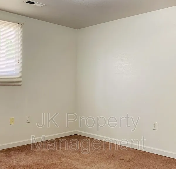 4000 Ella Ave #1 — Photo 8