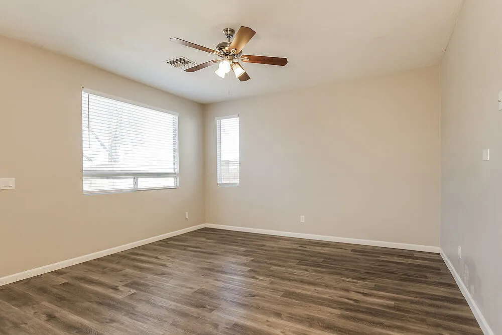 3 bed, 2.5 bath, 1634 sqft, $1,995 — Photo 4