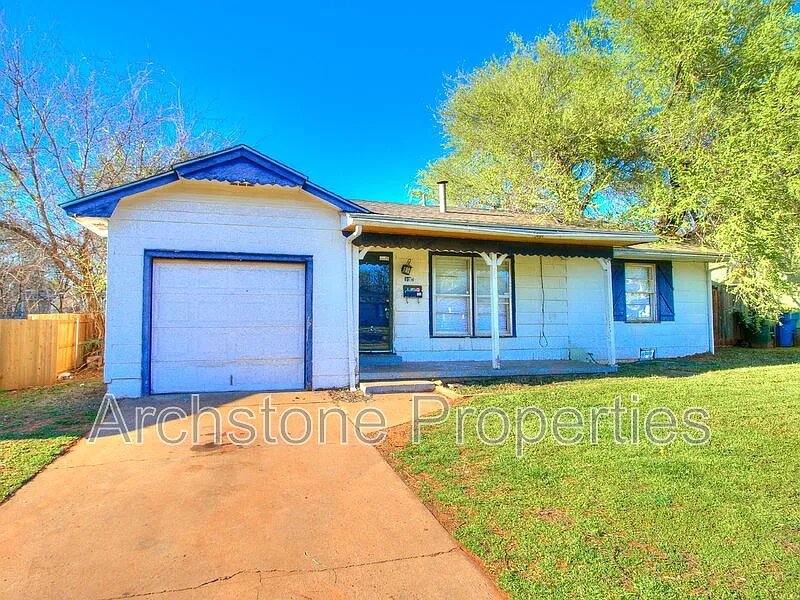 3 bed, 1.0 bath, 1075 sqft, $975 — Photo 1