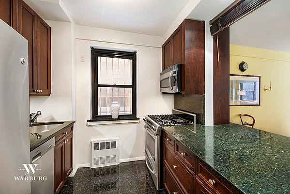 Sold by Warburg | media 5