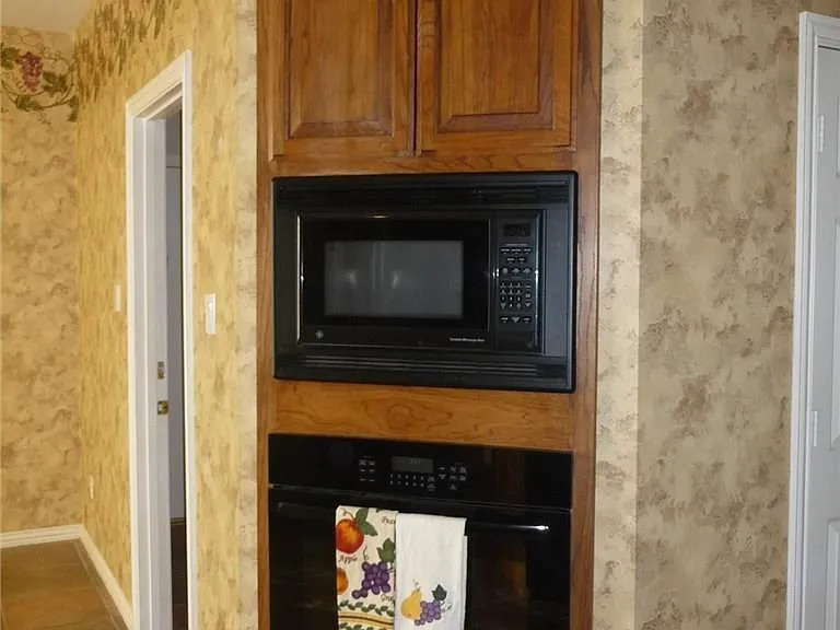 715 Wheaton Ct — Photo 17