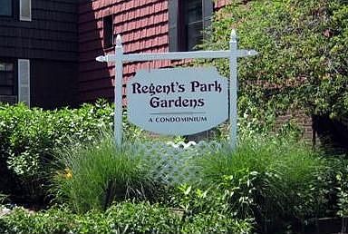 2BR Condo in Beautiful Regent's Park Gardens!