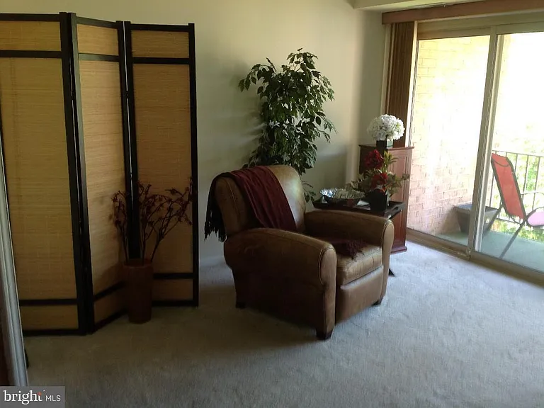 6032 Westchester Park Dr #302 — Photo 6