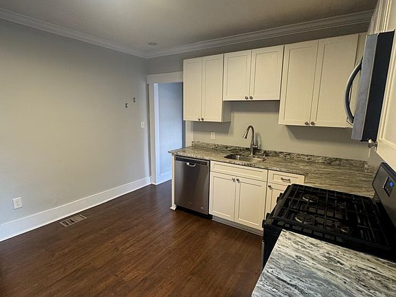 5th image of 662 Moody St #3