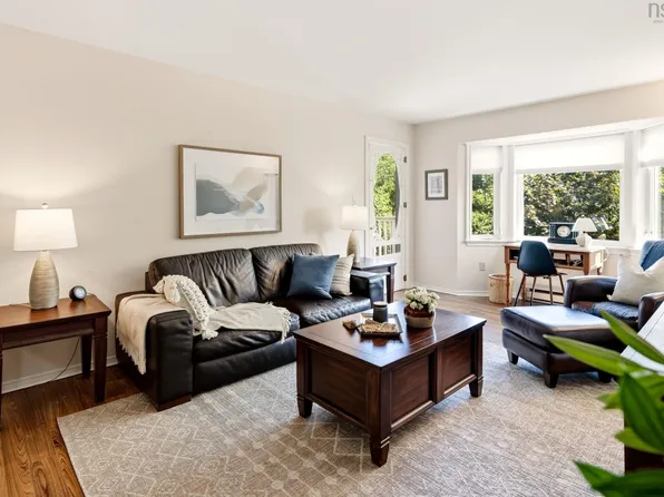 93 Kearney Lake Rd #406, Halifax, NS B3M 4E7