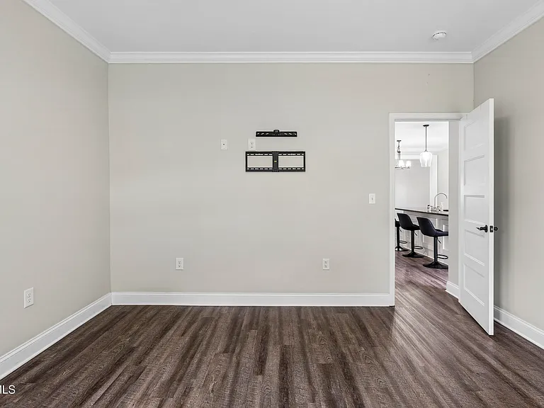 515 Villa Ln — Photo 15