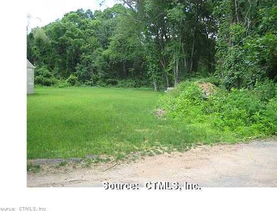 2nd image of 11 Gloria Pl