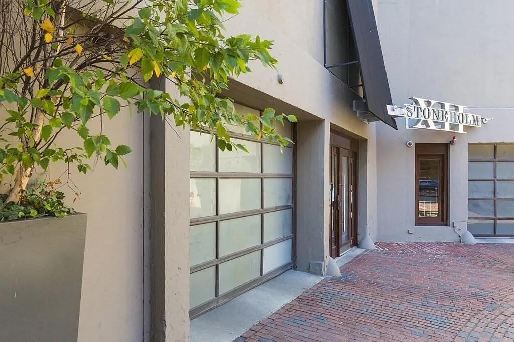 1 bed, 400 sqft, $2,700 — Photo 1