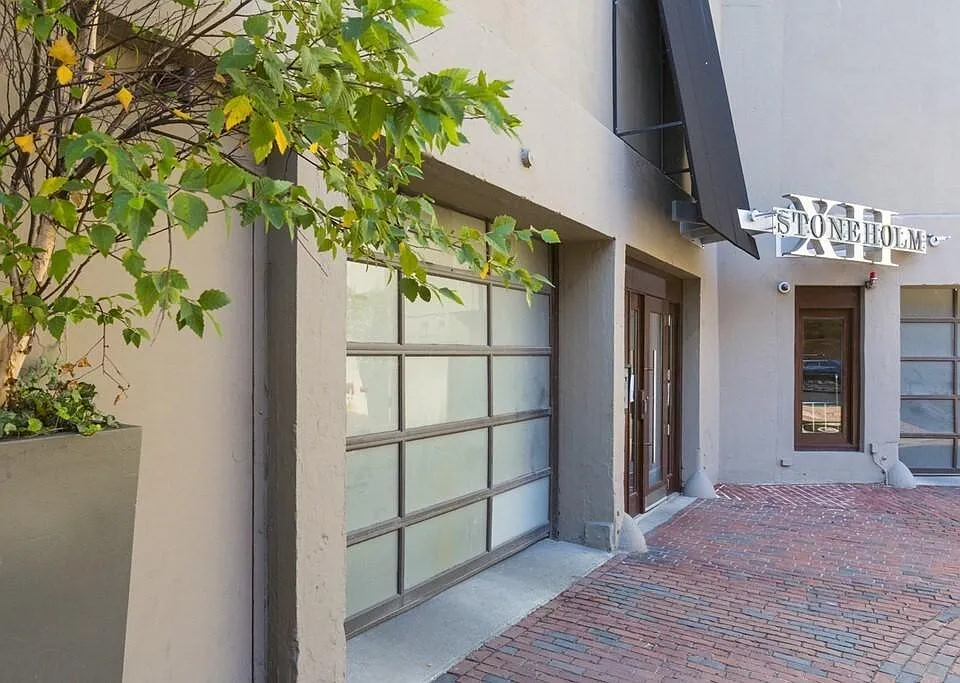 12 Stoneholm St #328