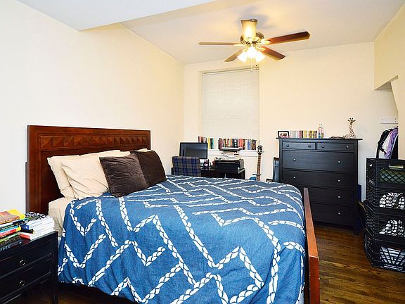5th image of 937 W Cornelia Ave APT 105