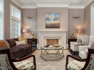 1944 N Howe St, Chicago, IL 60614