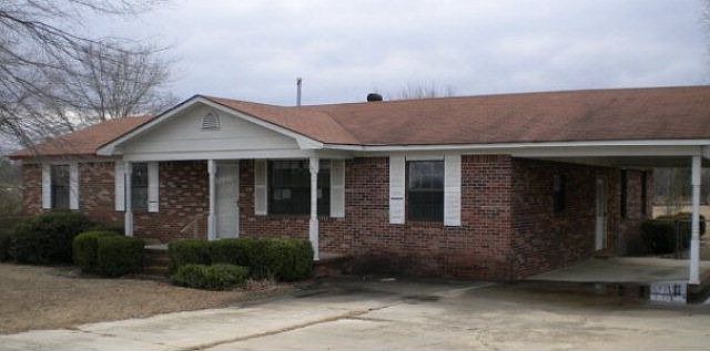 2nd image of 302 Old Quaker Rd