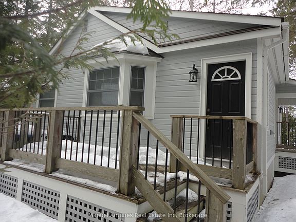 3rd image of 829 River Rd E