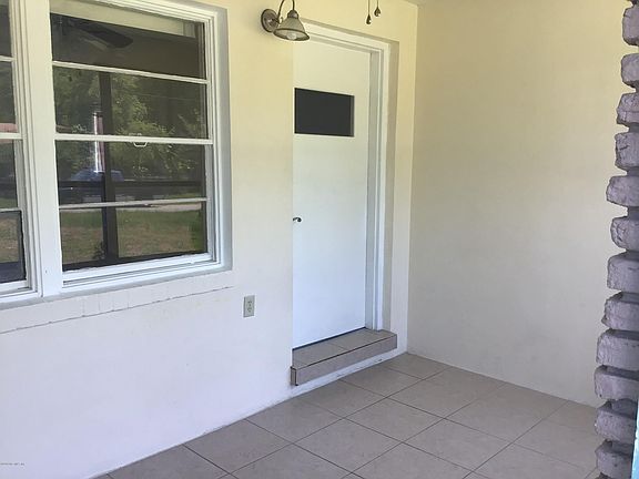 2nd image of 4800 Beverly Cir