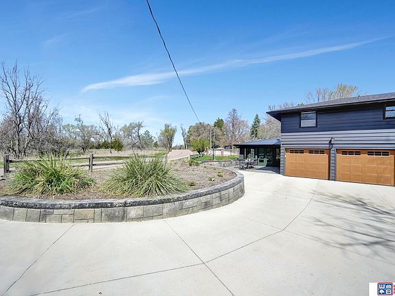 5th image of 209 N Maloney Dr