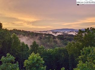 249 Overlook Dr, Crumpler, NC 28617