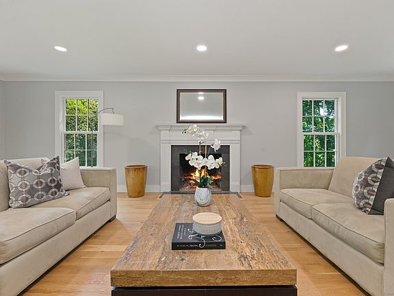 4th image of 70R Bennington Pl