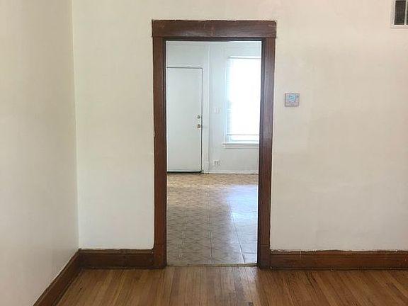 3rd image of 1119 N Kildare Ave #1