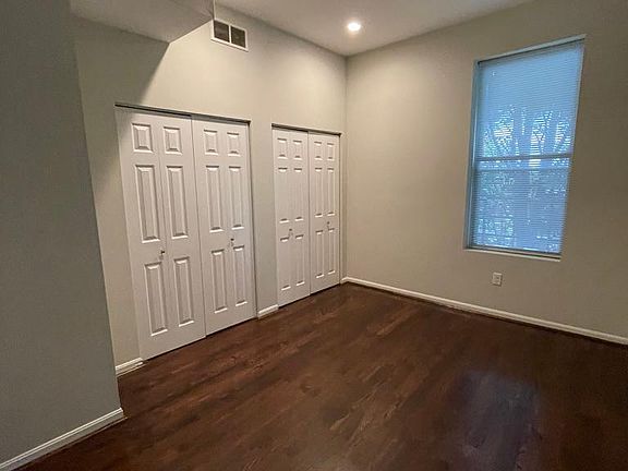4th image of 422 Clark St #1 & 2