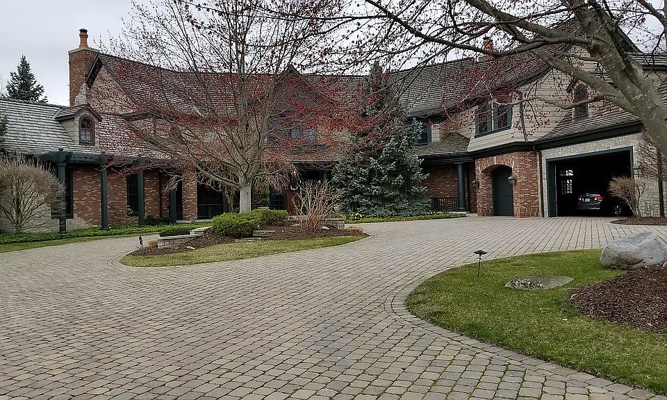 3.5 car garage